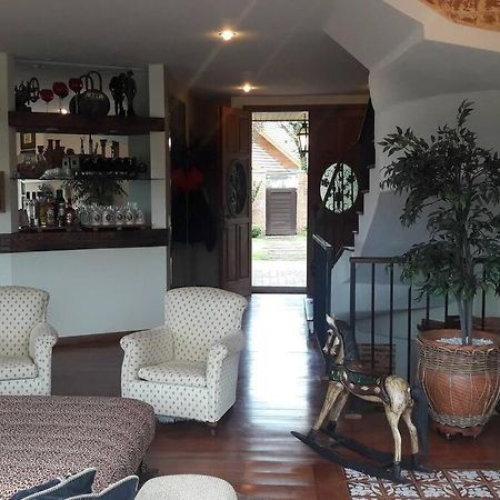 Casa E Vista Privilegiadas No Alto Do Capivari Campos do Jordão Esterno foto