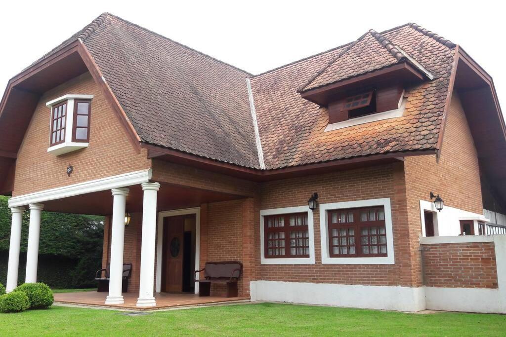 Casa E Vista Privilegiadas No Alto Do Capivari Campos do Jordão Esterno foto