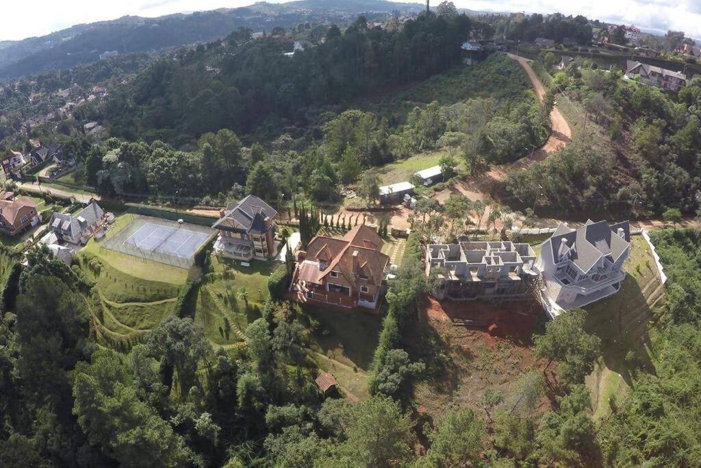 Casa E Vista Privilegiadas No Alto Do Capivari Campos do Jordão Esterno foto